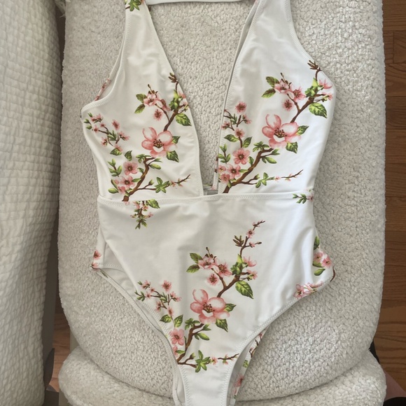 FOREVER 21 CHERRY BLOSSOM DESIGN DEEP NECK PLUNGE ONE PIECE BATHING SUIT SIZE LG - Picture 3 of 16
